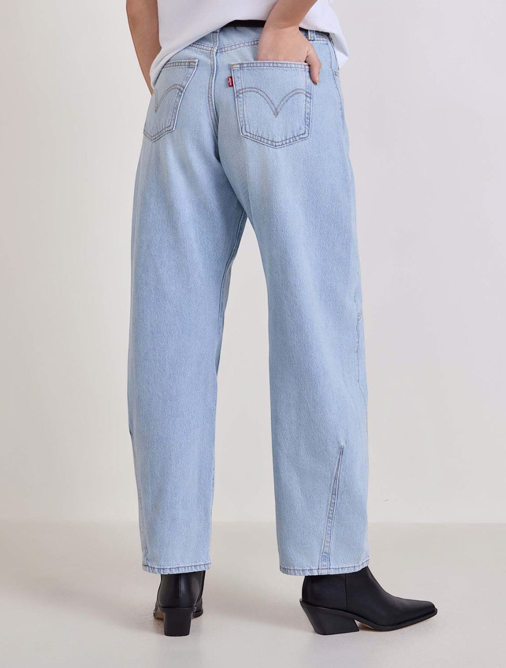 ג'ינס Cinch Barrel מותן גבוה מחודד Leg