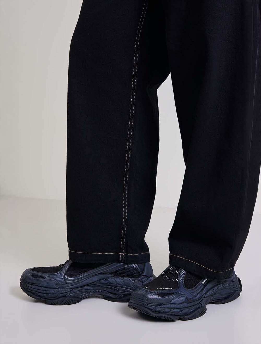 סניקרס משולש S.2