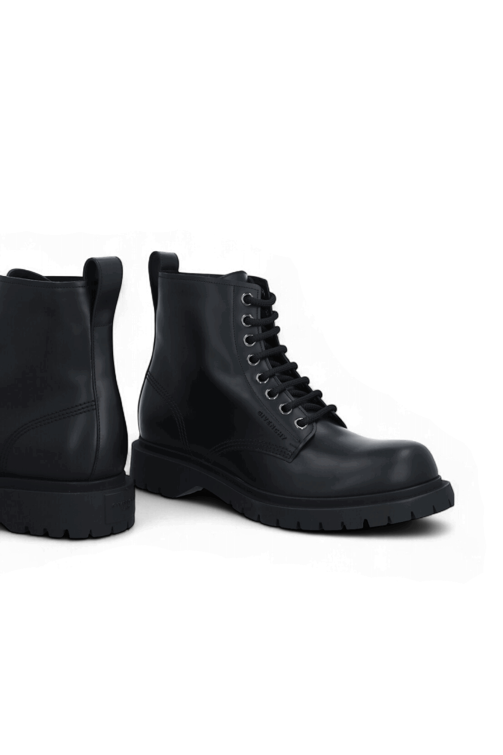 מגפי עור עם שרוכים