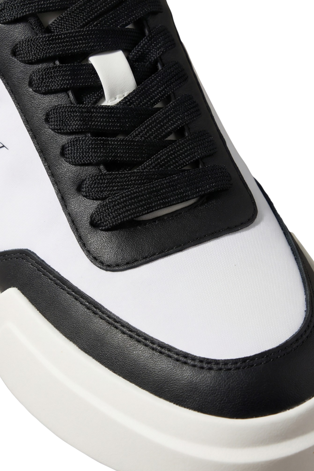סניקרס עור Chunky Cupsole