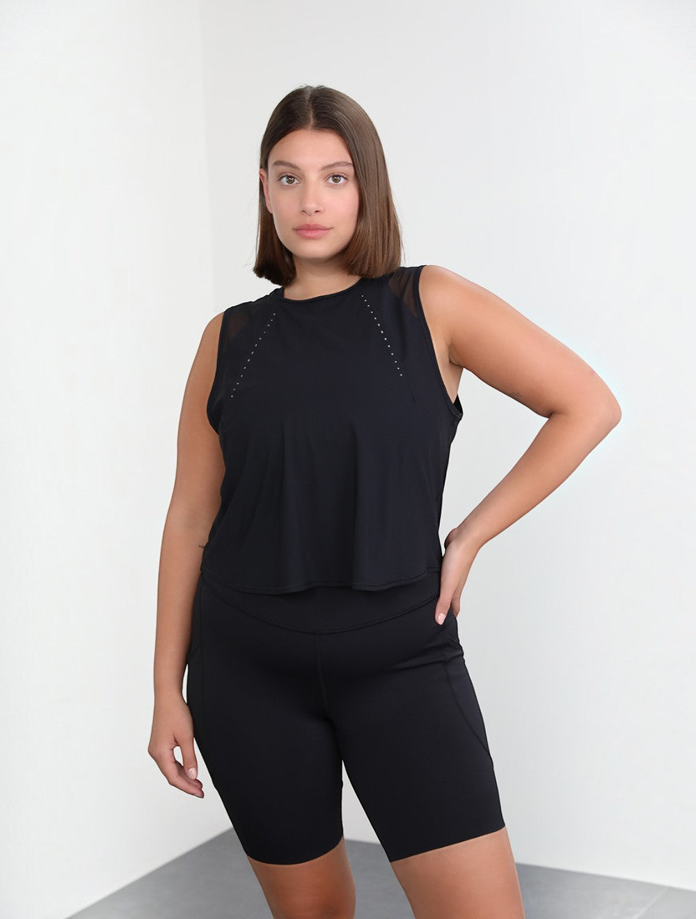 Sculpt גופיית טנק קרופ