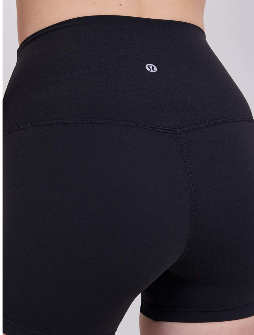 לולולמון Align מותן גבוה שורט 4''