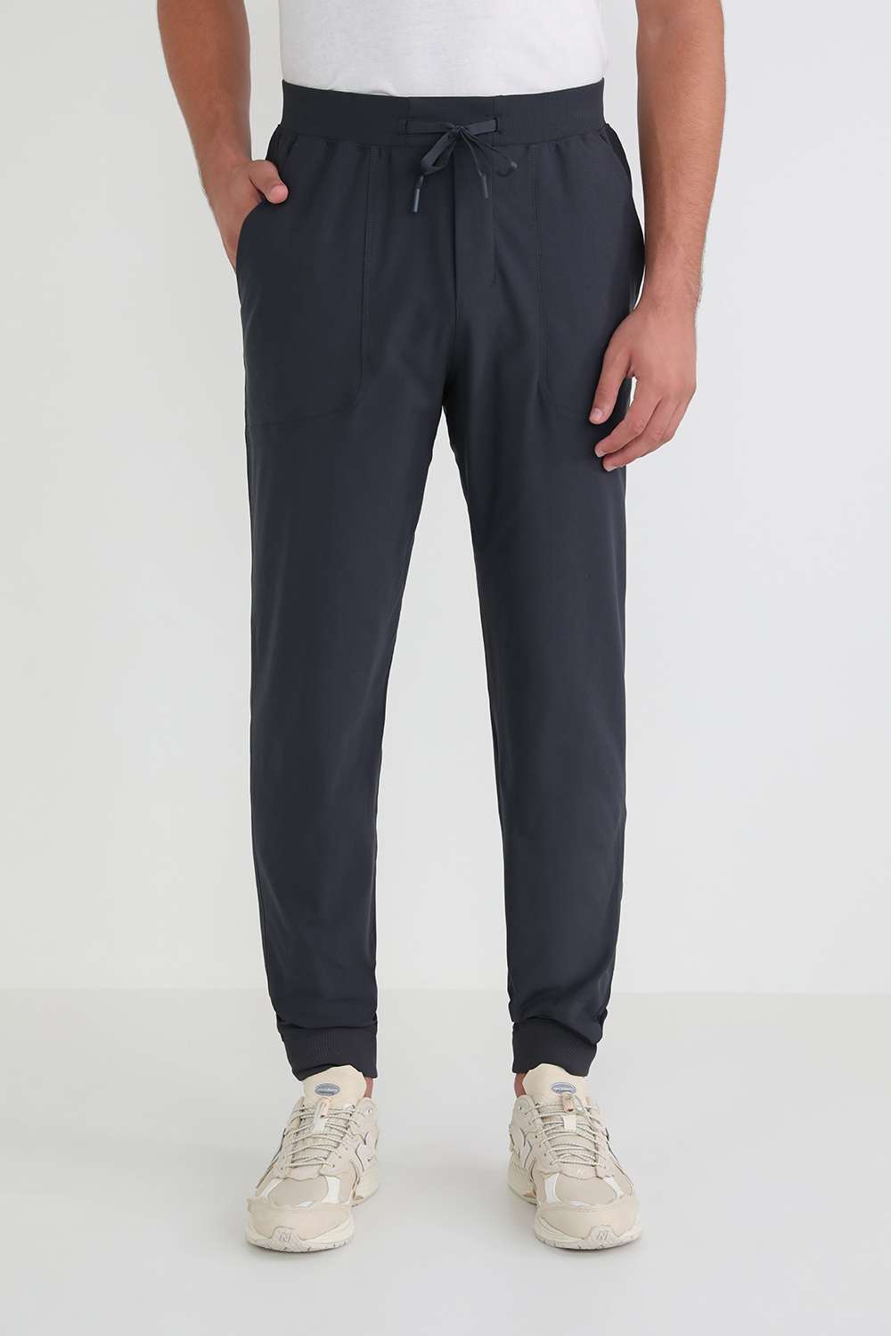 מכנסי הטרנינג האלגנטיים מבד נושם