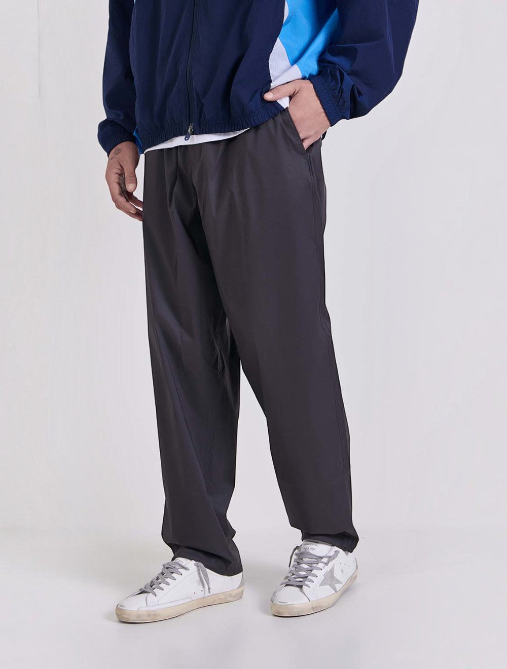 מכנסי Zero Tucks Relaxed Fit Regular