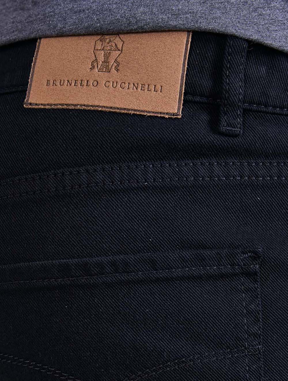 מכנסיים Tradinitional דנים