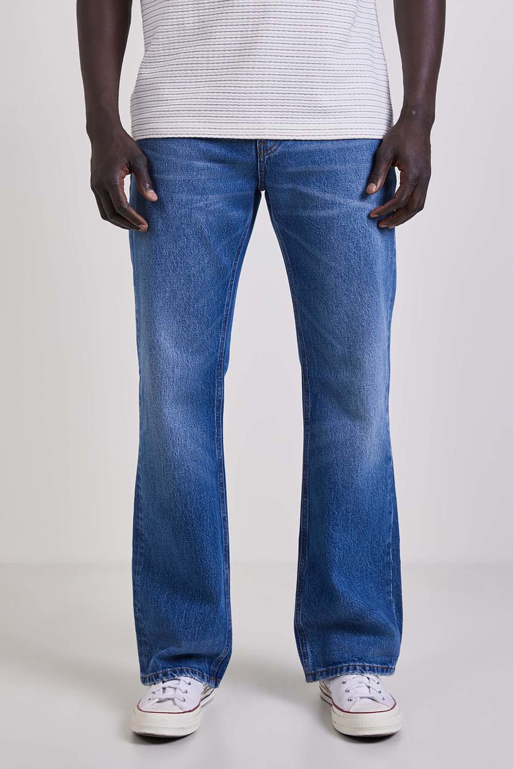 ג'ינס Bootcut