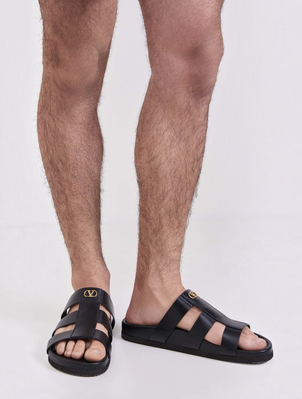 סנדלי עור