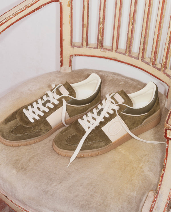 Sneakers