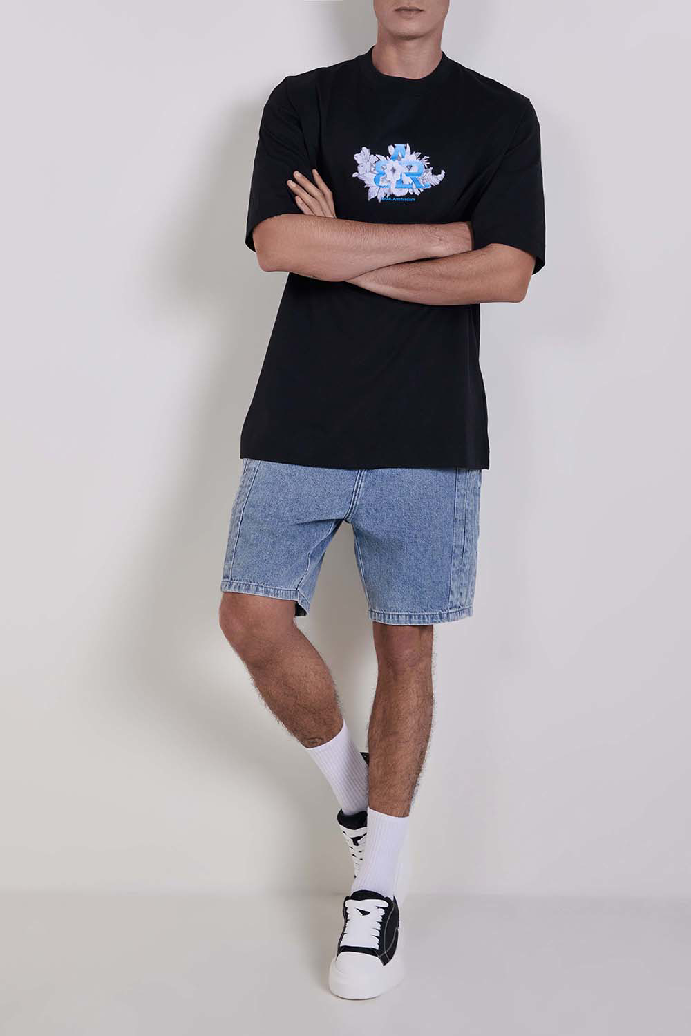 חולצת טי כותנה בגזרה רלוקסד