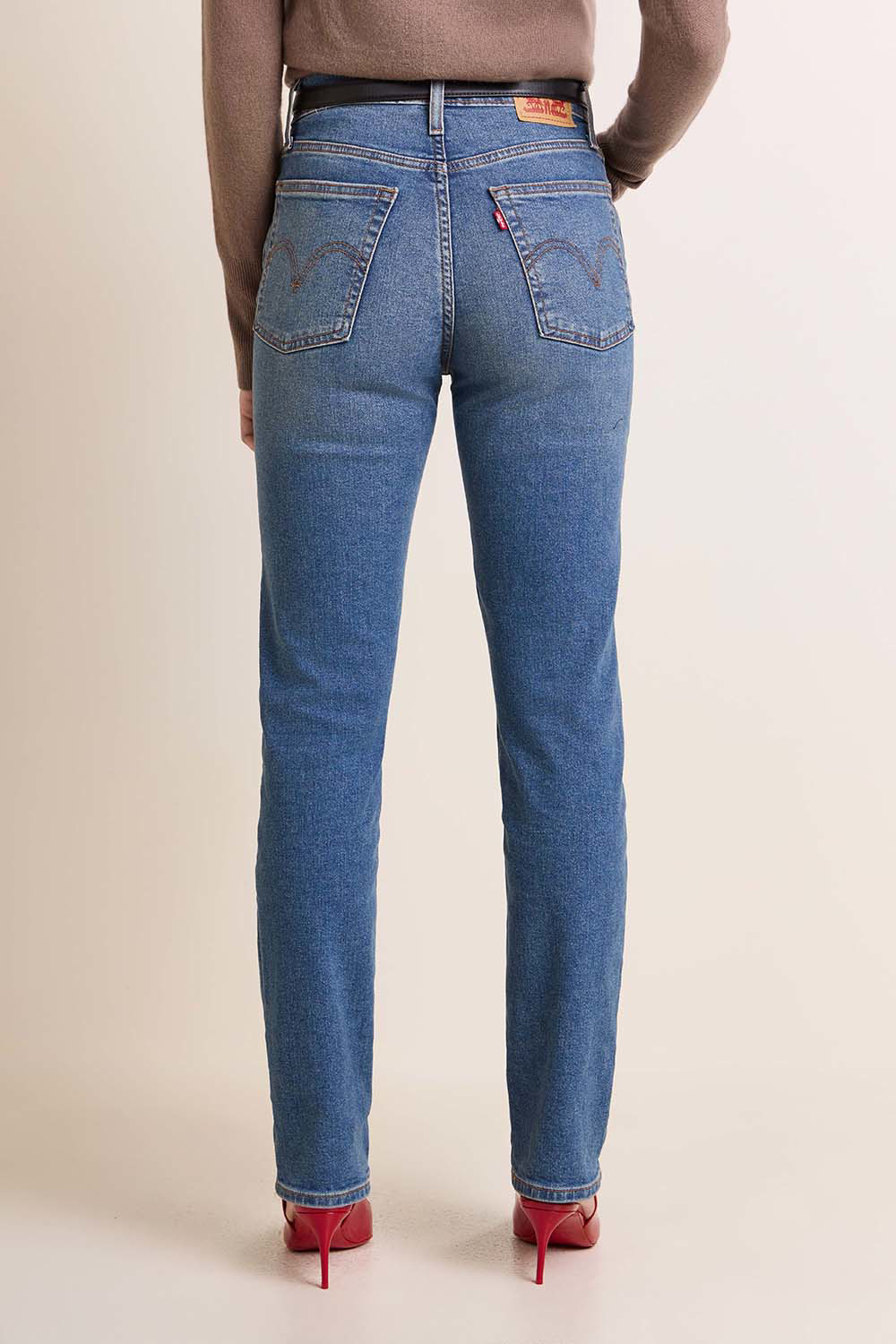 ג'ינס Wedgie רגל ישרה מותן גבוה