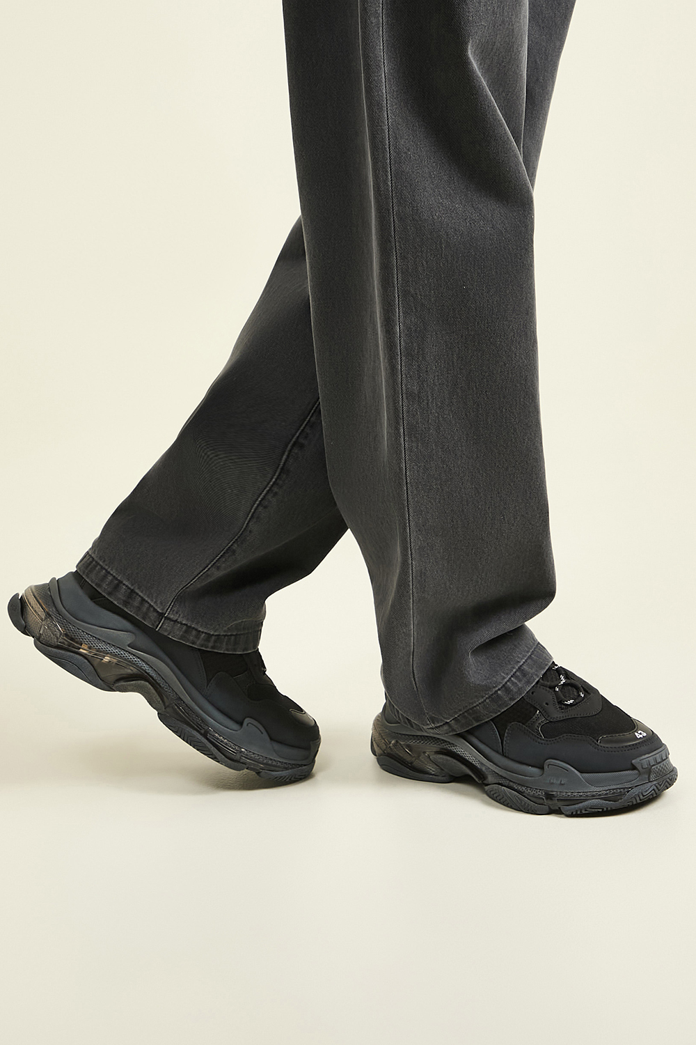 סניקרס משולש S Clear Sole