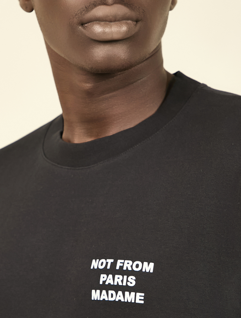 חולצת טי בגזרה ישרה