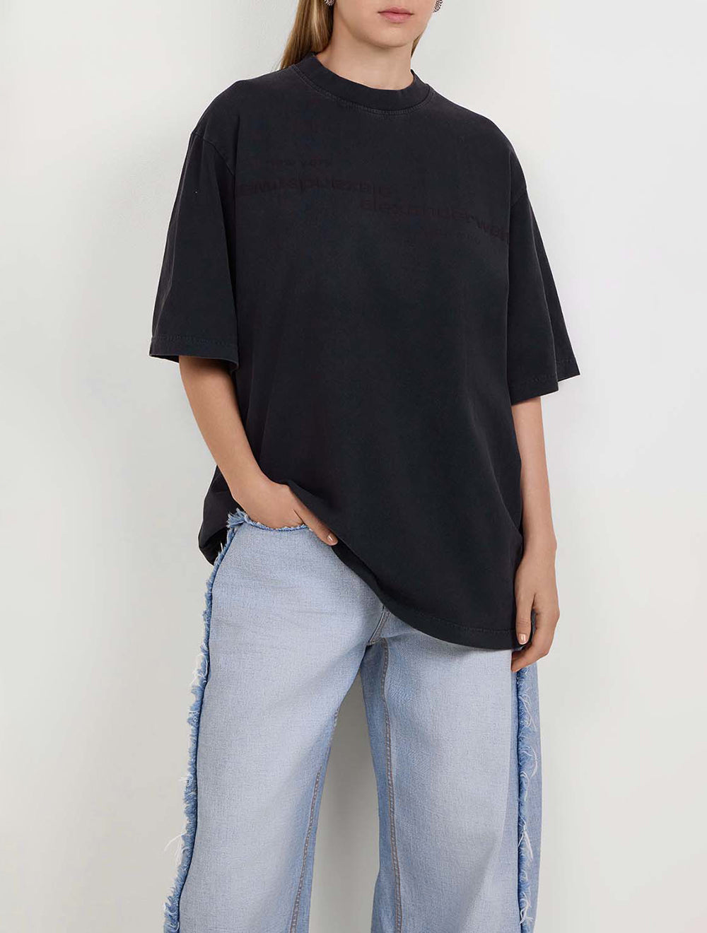 טי שירט בפרינט לוגו כותנה