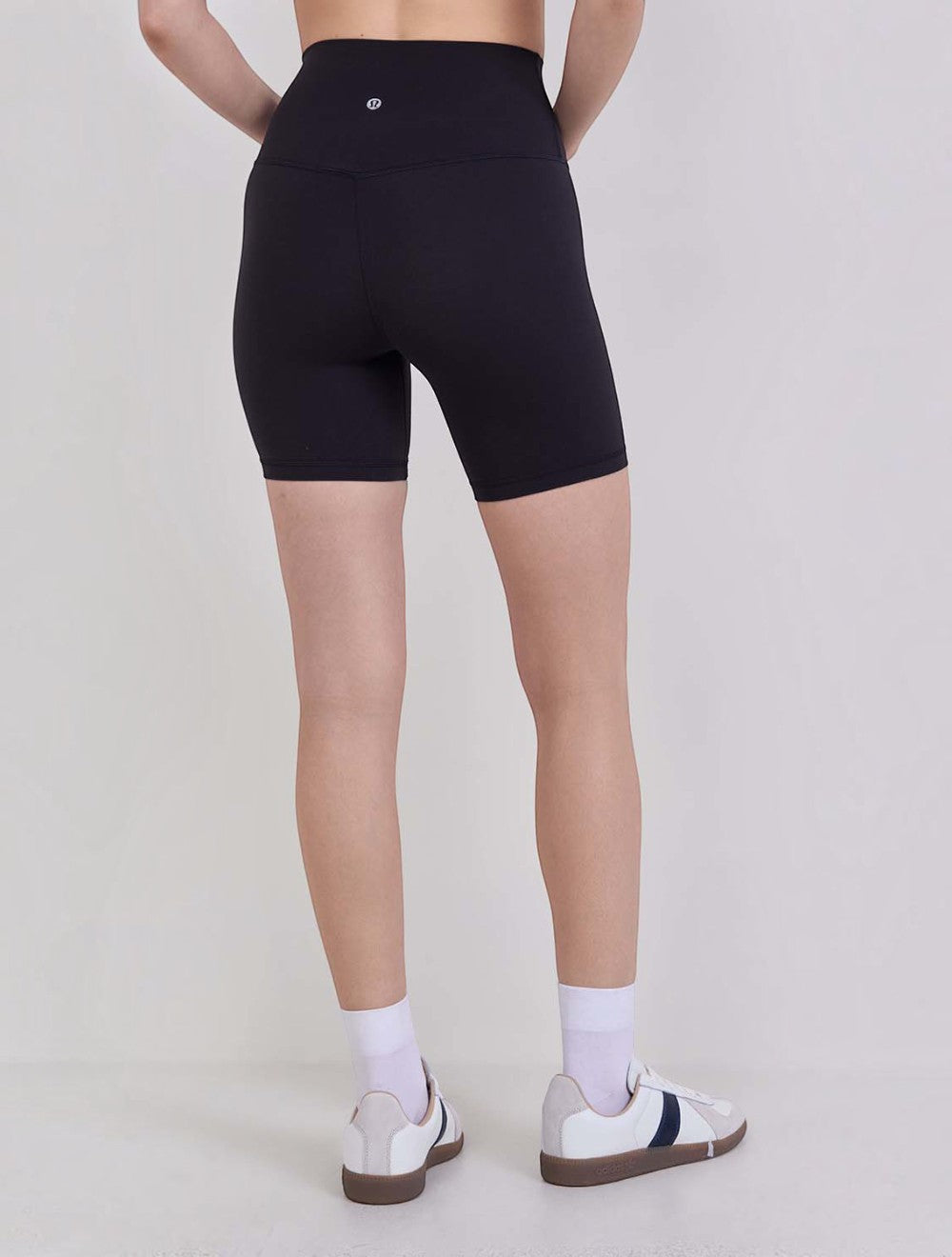 לולולמון Align מותן גבוה שורט 6''