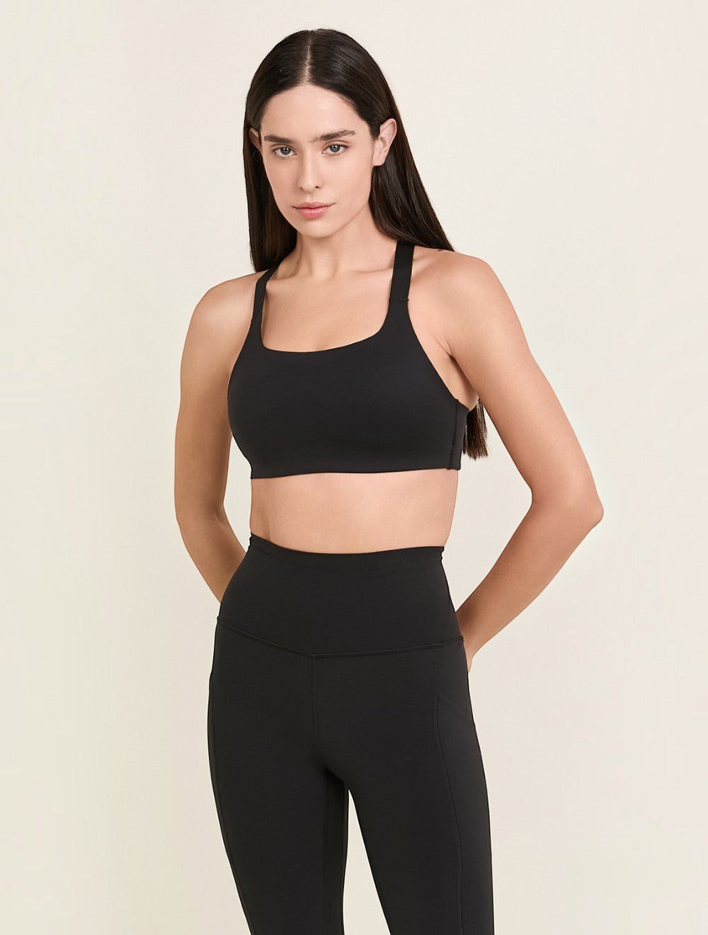 Ultralu צווארון מרובע Workout חזייה תמיכה בינונית מידת כוס B-C