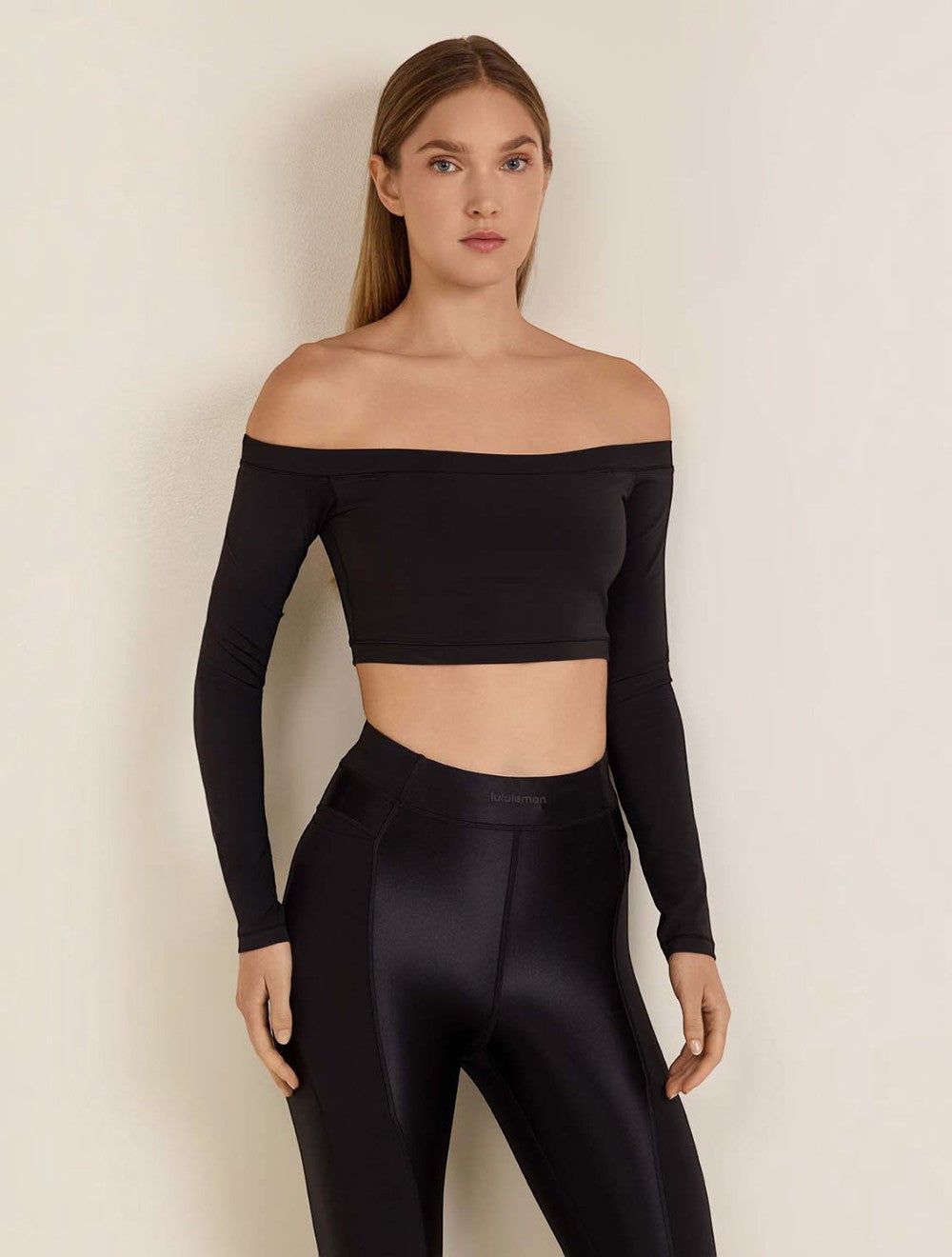 Wunder Train Off-Shoulder שרוול ארוך