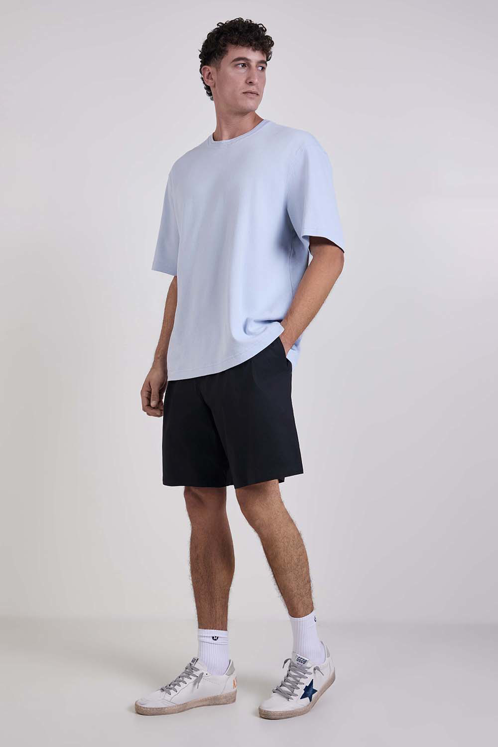 מכנסיים קצרים ארוג קפלים Relaxed Fit 8''