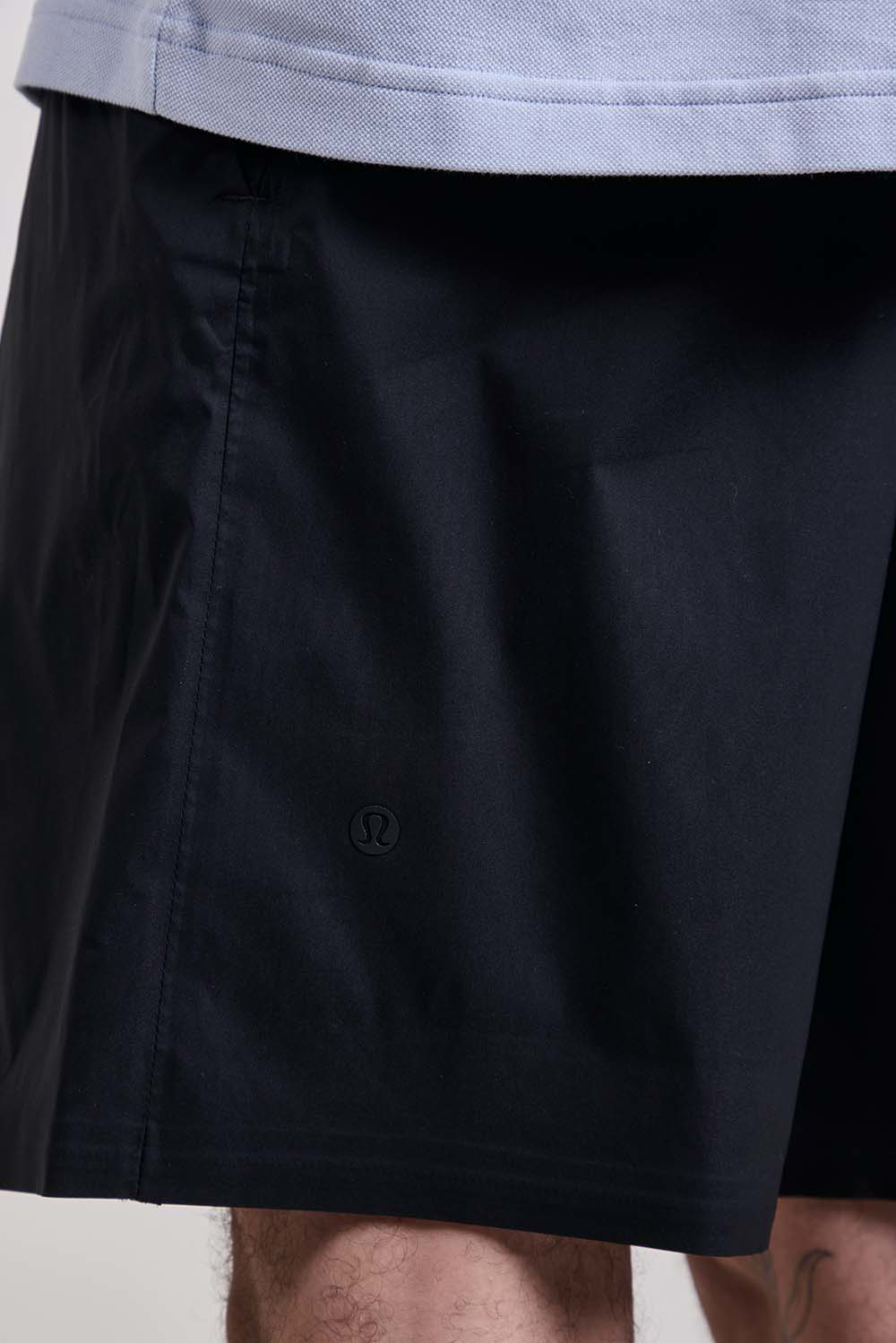 מכנסיים קצרים ארוג קפלים Relaxed Fit 8''