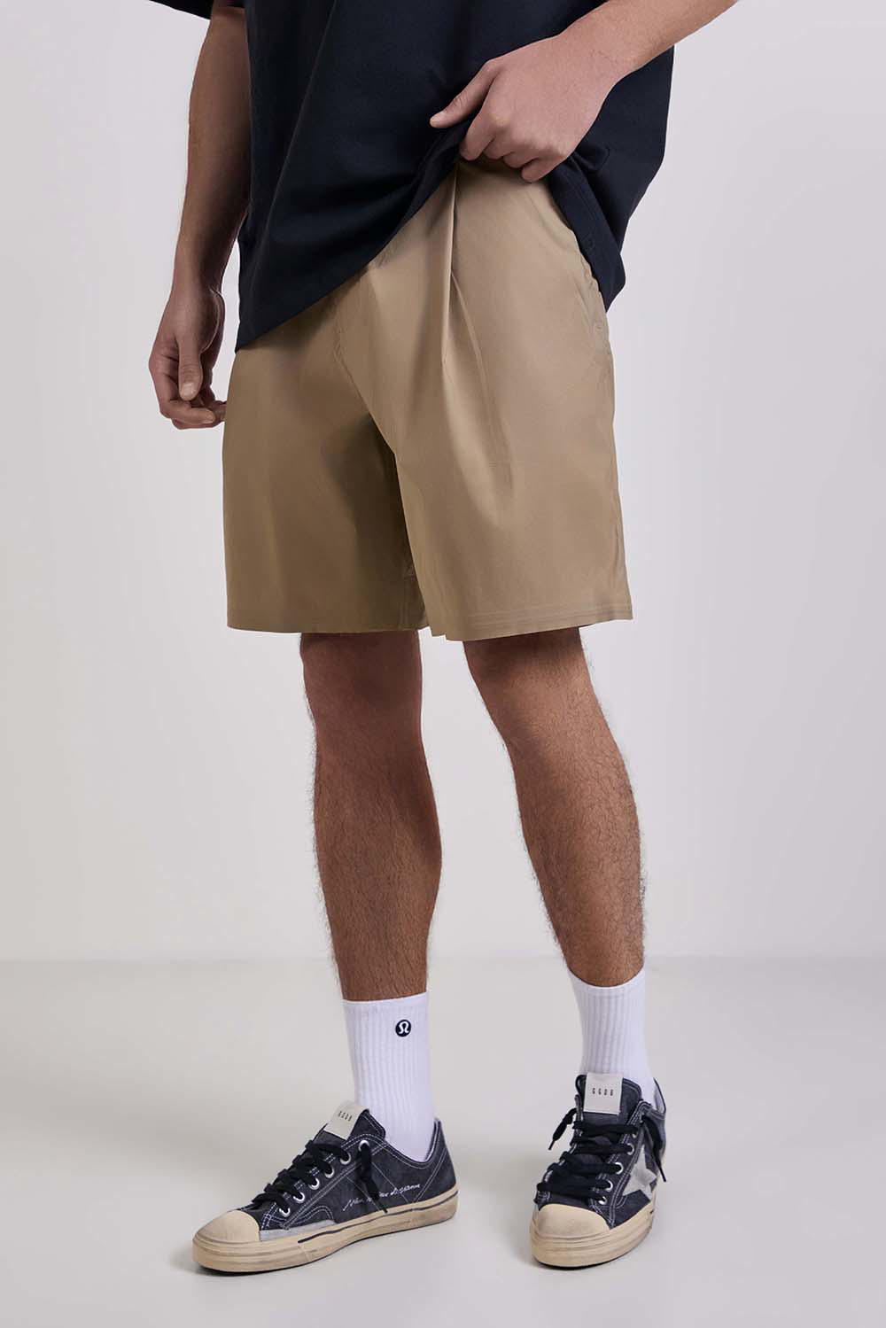 מכנסיים קצרים ארוג קפלים Relaxed Fit 8''
