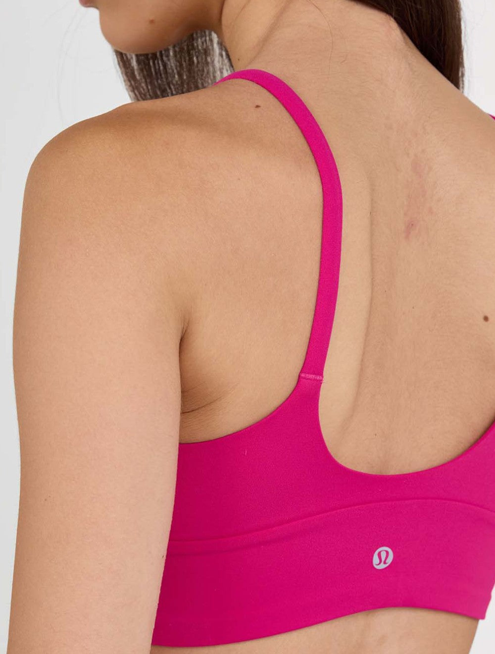חזיית lululemon Focuser Nulu צווארון עגול עמוק תמיכה קלה Cup A/B