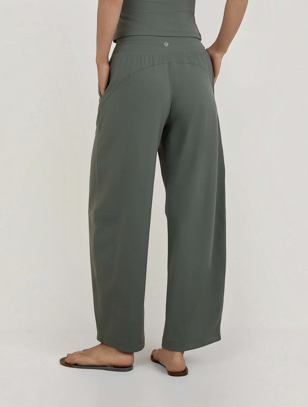 מכנסי Groove מתכווץ גזרה נמוכה Relaxed Regular