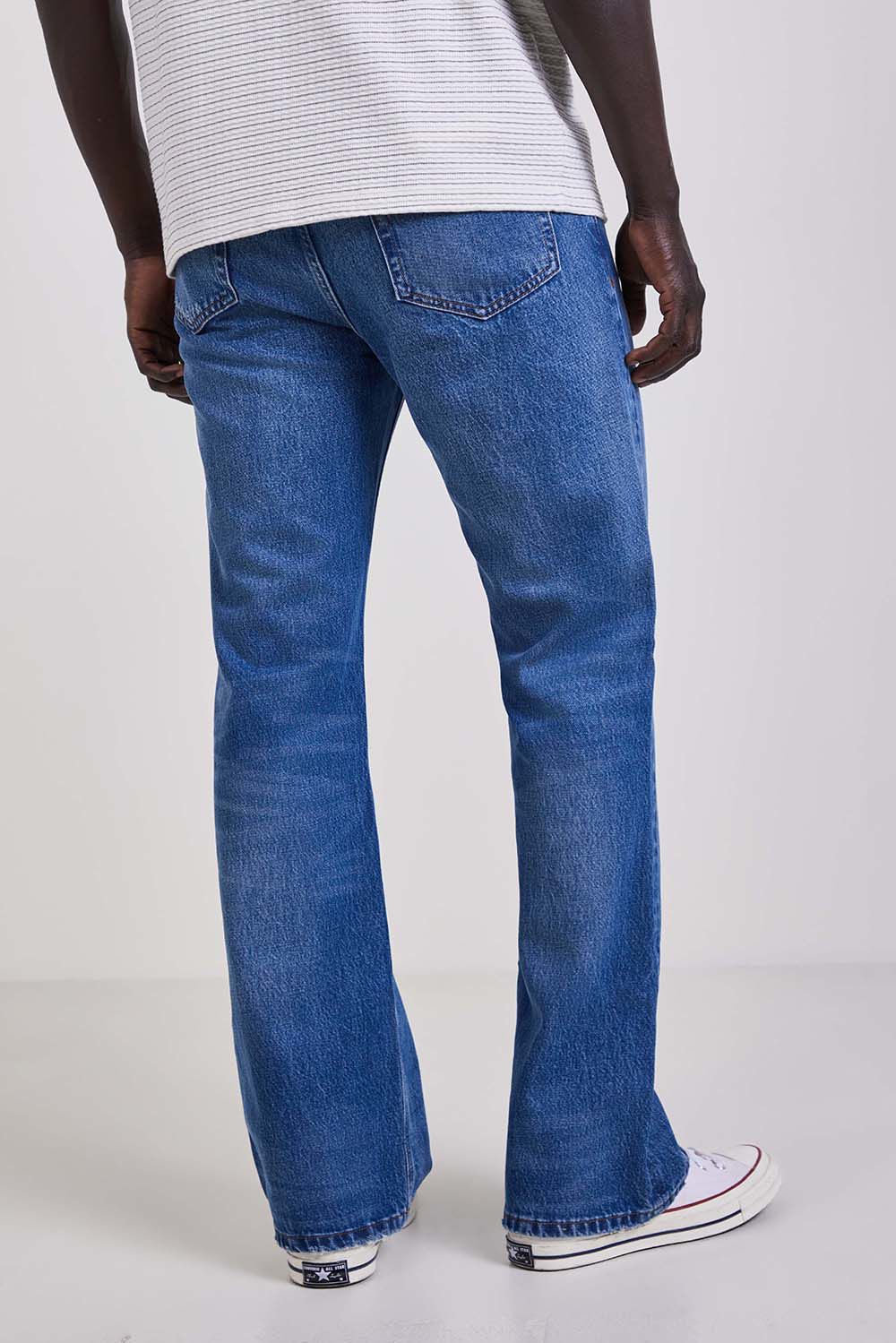 ג'ינס Bootcut