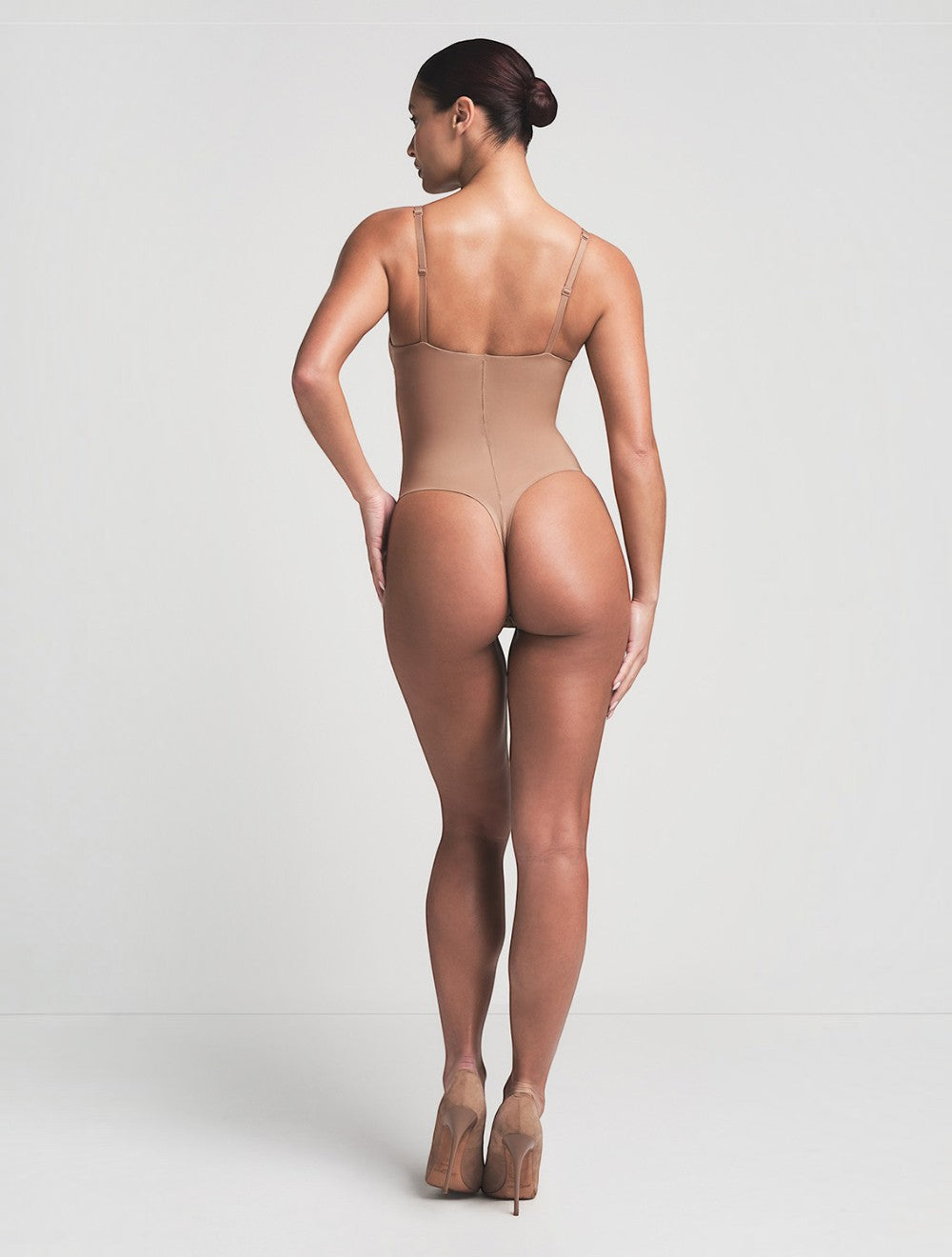 בגד גוף חוטיני סדרת SKIMS ULTIMATE BODY