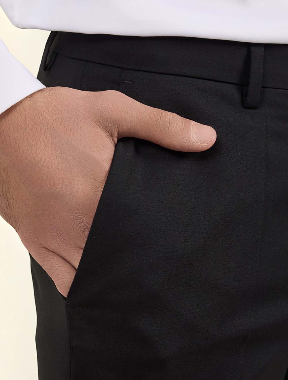 מכנסי חליפה בגיזרה צרה במיוחד