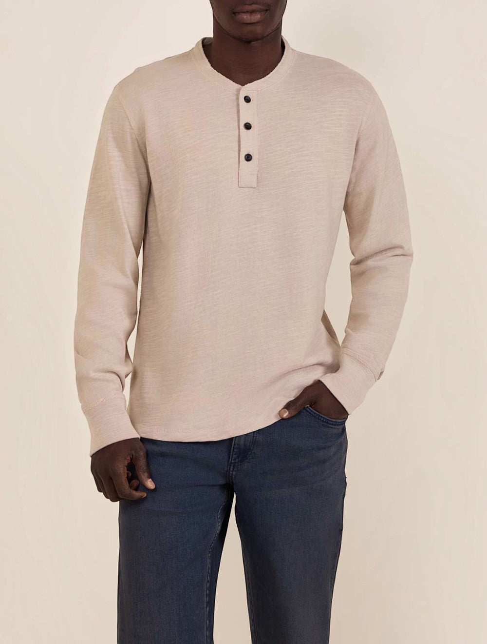 טי שירט בפרינט להבות Henley כותנה