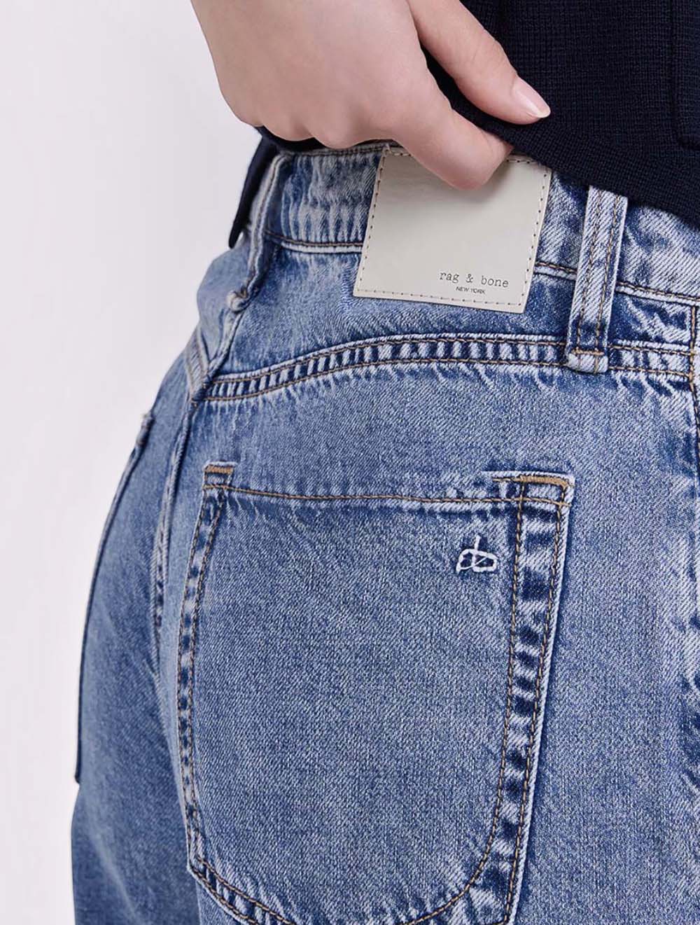 ג'ינס Sofie Featherweight רגל רחבה