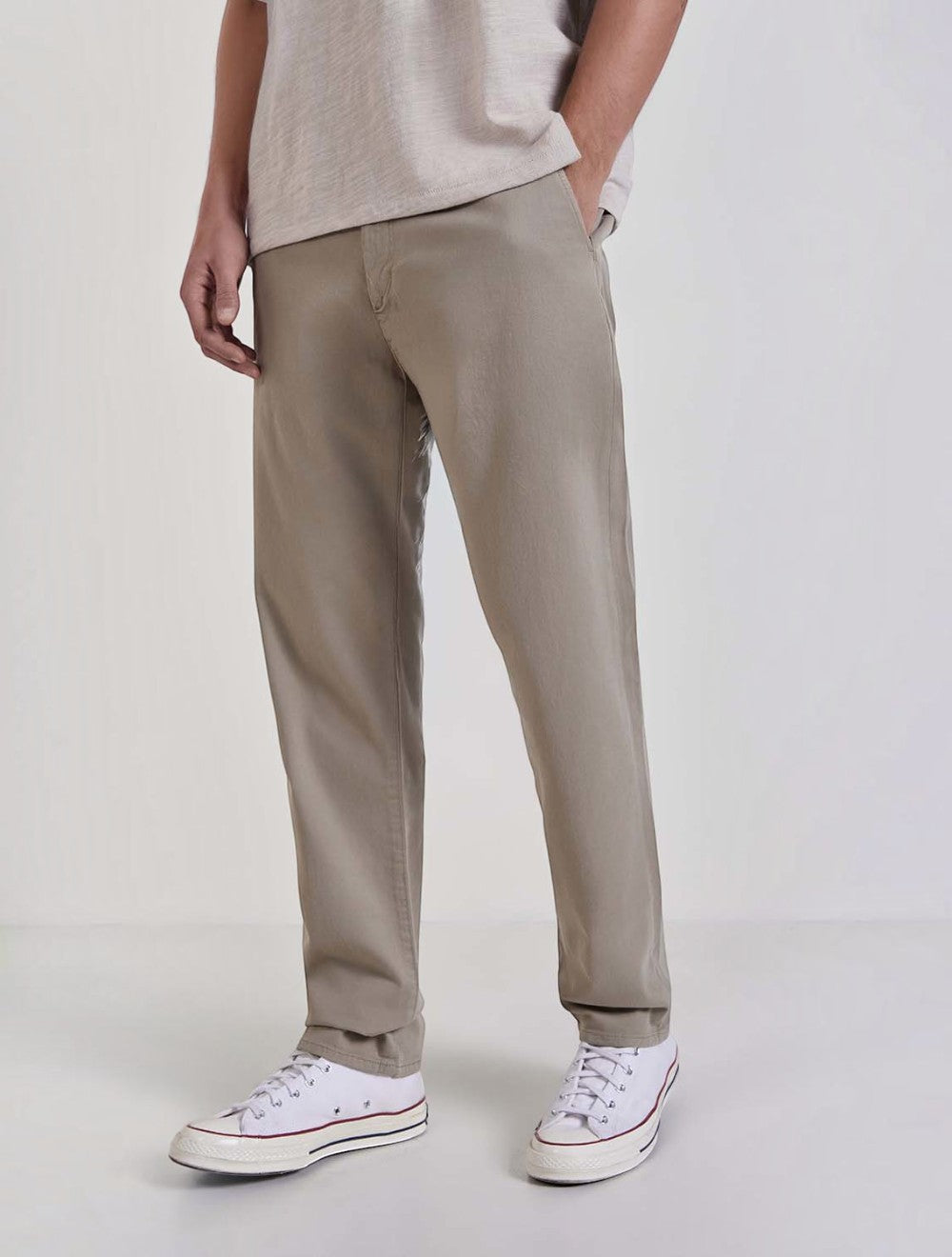 פיט 3 Athletic Chinos