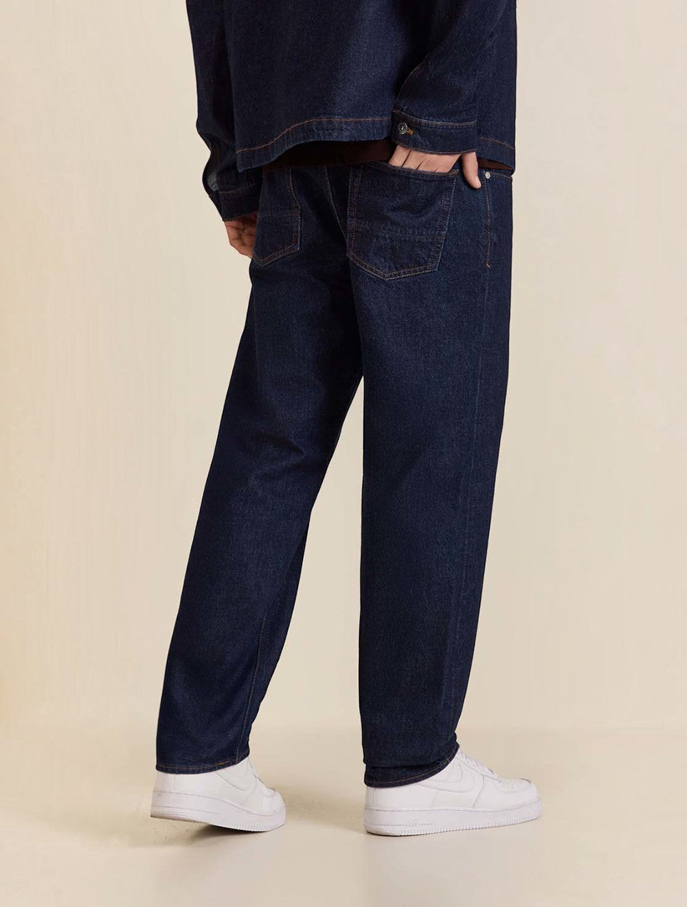 ג'ינס רגולר סטרייט פיט Five-Pocket עם Rinsed Finish
