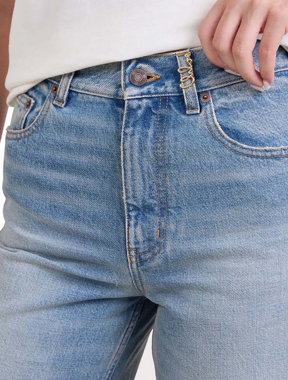 מכנסיים קצרים סטרייט דנים