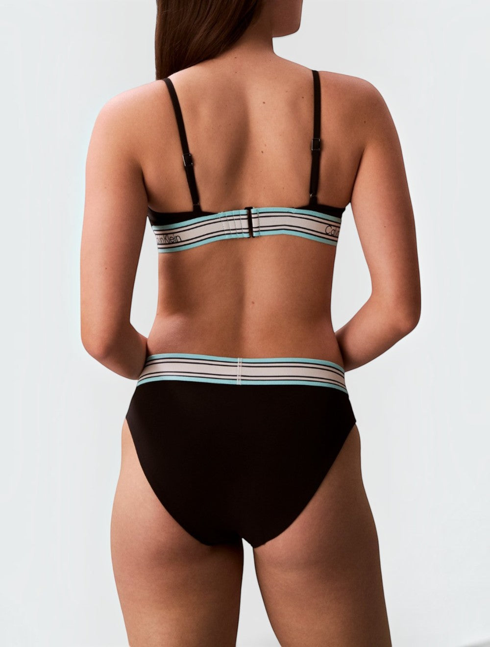 ביקיני ניילון גבוה Leg Bottoms