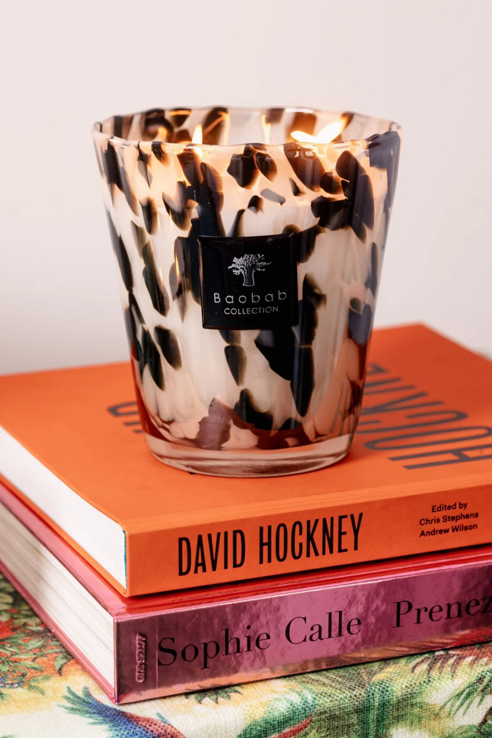 16 Black Pearls Candle
