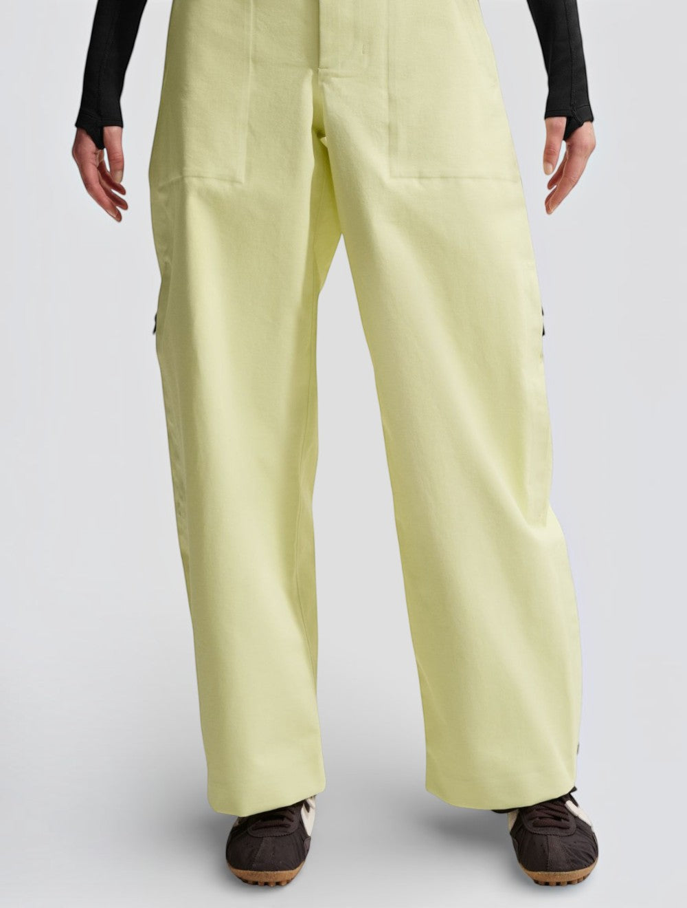 מכנסי ניילון GORE-TEX בשיתוף Jacquemus