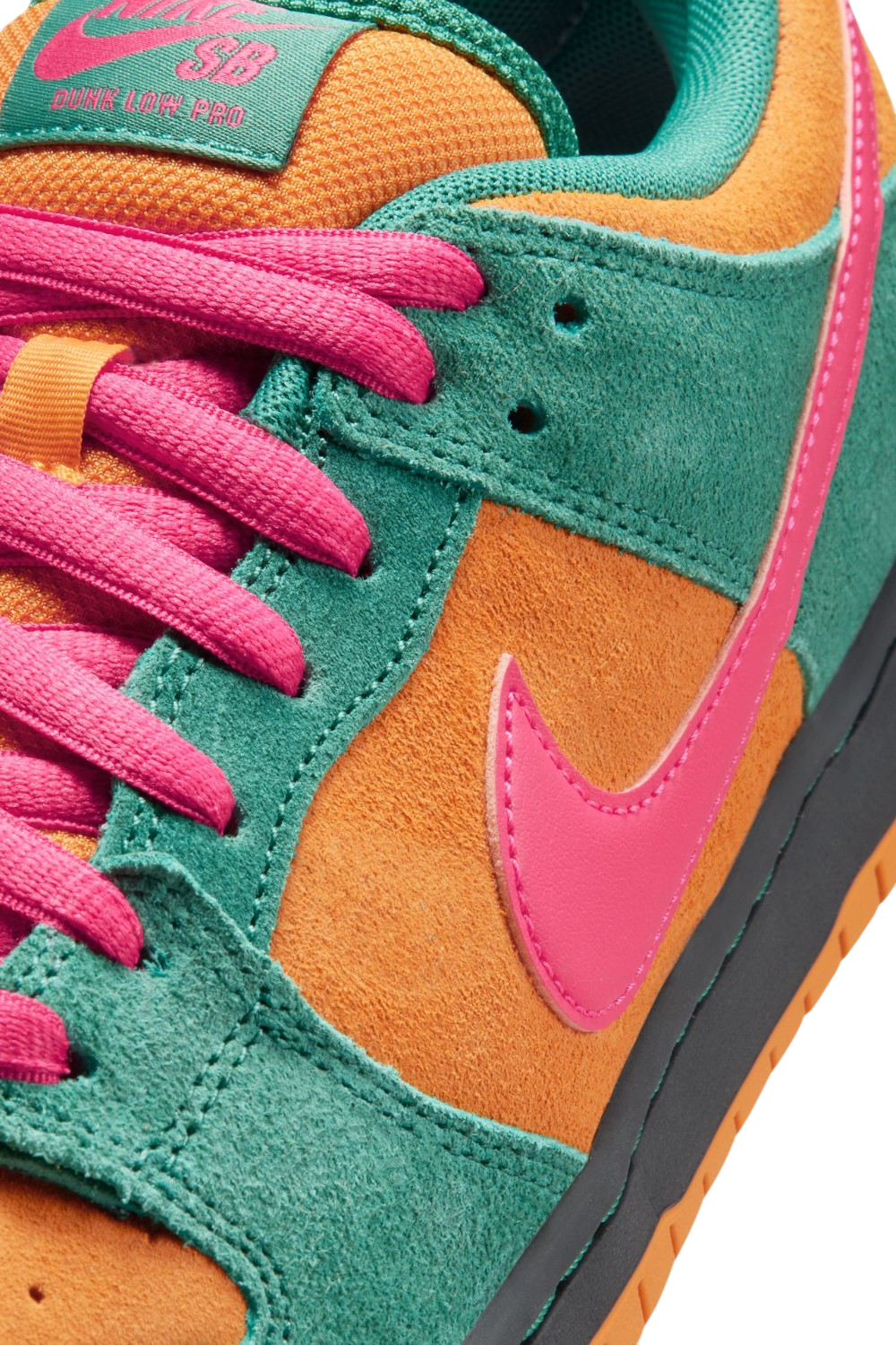 סניקרס זמש SB Dunk Low
