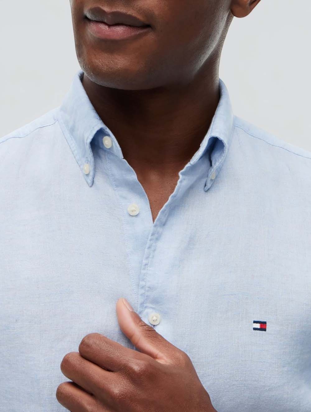 חולצת פשתן בגזרה רגילה