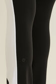 תמונת תקריב דוגמן של NULU HIGH-RISE FLARED PANT
