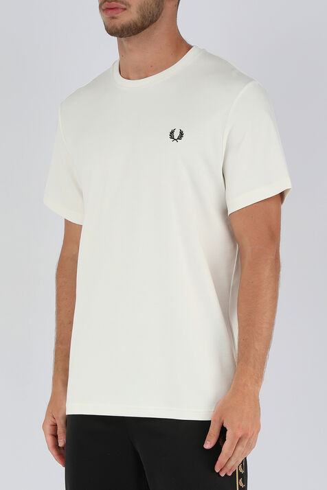 חולצת טי לבנה עם כיתוב 1952 FRED PERRY