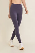תמונת דוגמן קידמית של Wunder Under SmoothCover High-Rise Tight 25