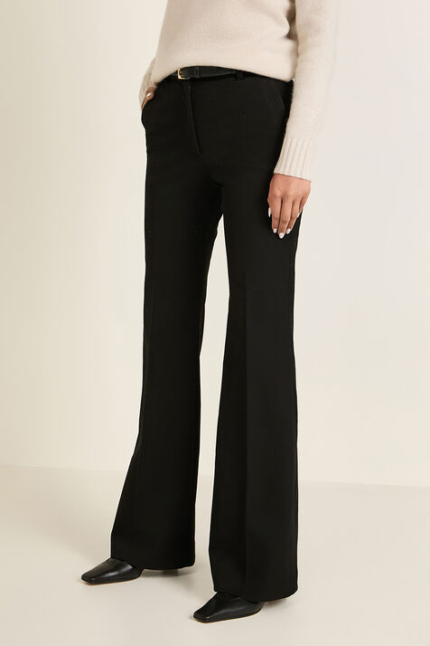 מכנסיים מחויטים