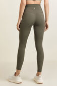 תמונת דוגמן אחורית של Align HR Pant 25