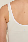 תמונת תקריב דוגמן של Align™ Notched-Neck Tank Top