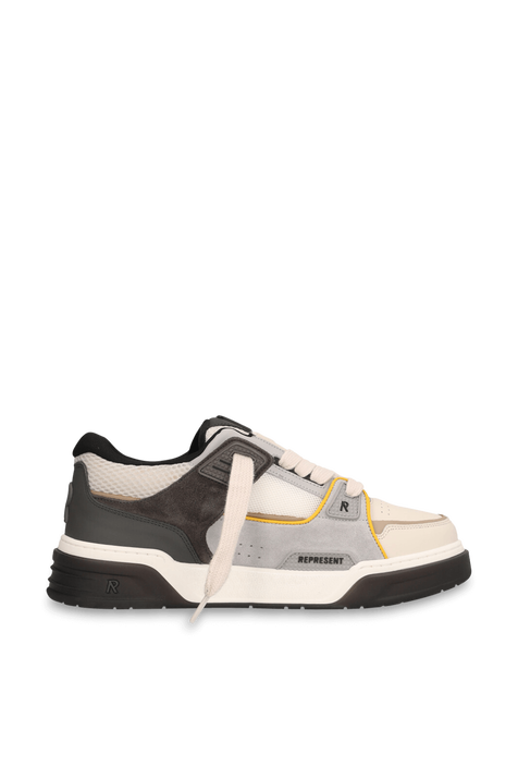 נעלי סניקרס סטודיו