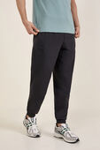 תמונת דוגמן קידמית של Zeroed In Classic-Fit Cargo Jogger Regular