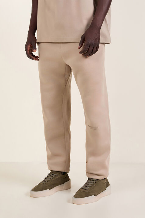 מכנסי ג'וג FEAR OF GOD ESSENTIALS