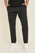תמונת דוגמן קידמית של ABC Slim-Fit Trouser 32L *VersaTwill