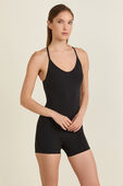 תמונת דוגמן קידמית של Align™ Cross-Back Bodysuit 4