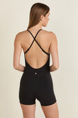 תמונת דוגמן אחורית של Align™ Cross-Back Bodysuit 4
